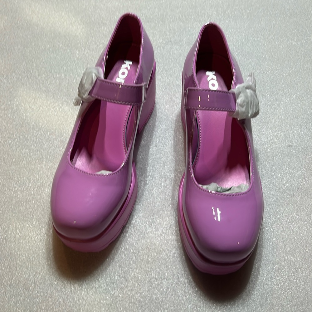 Pink patent schoolgirl platform Mary Jane heels sz 6